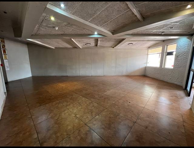 140M² WAREHOUSE TO LET IN ROOIHUISKRAAL